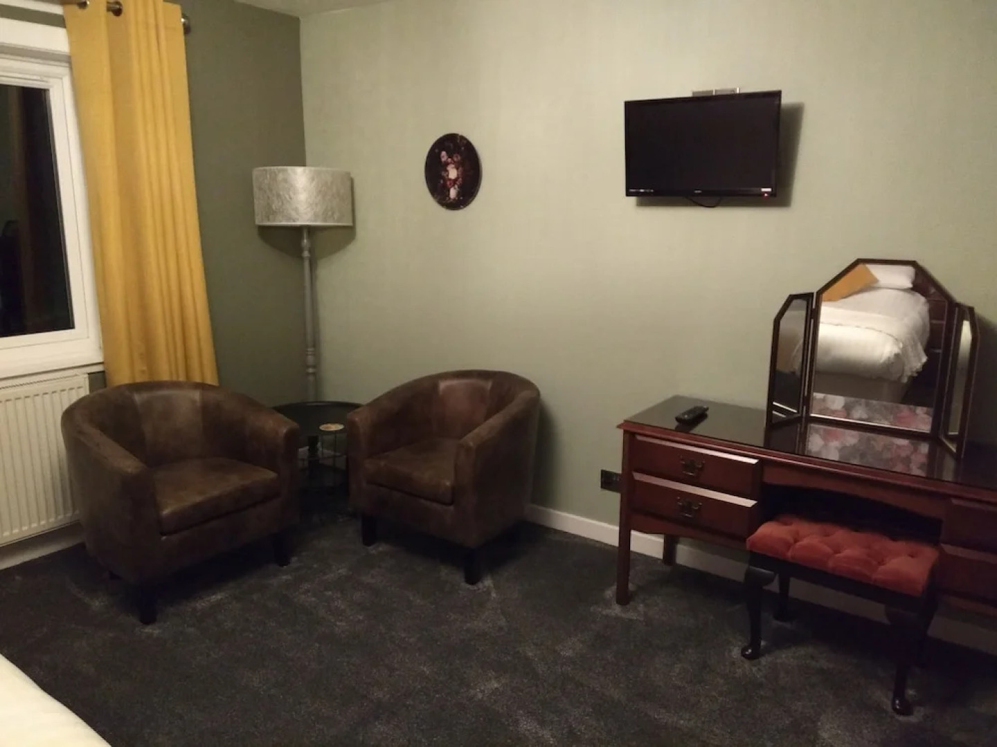 Braeburn Guest House / B&B