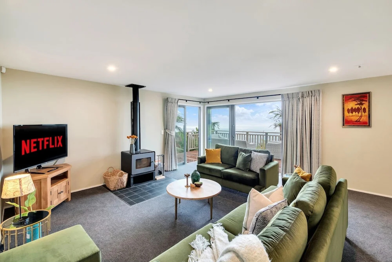 Spectacular Hilltop Retreat near Piha