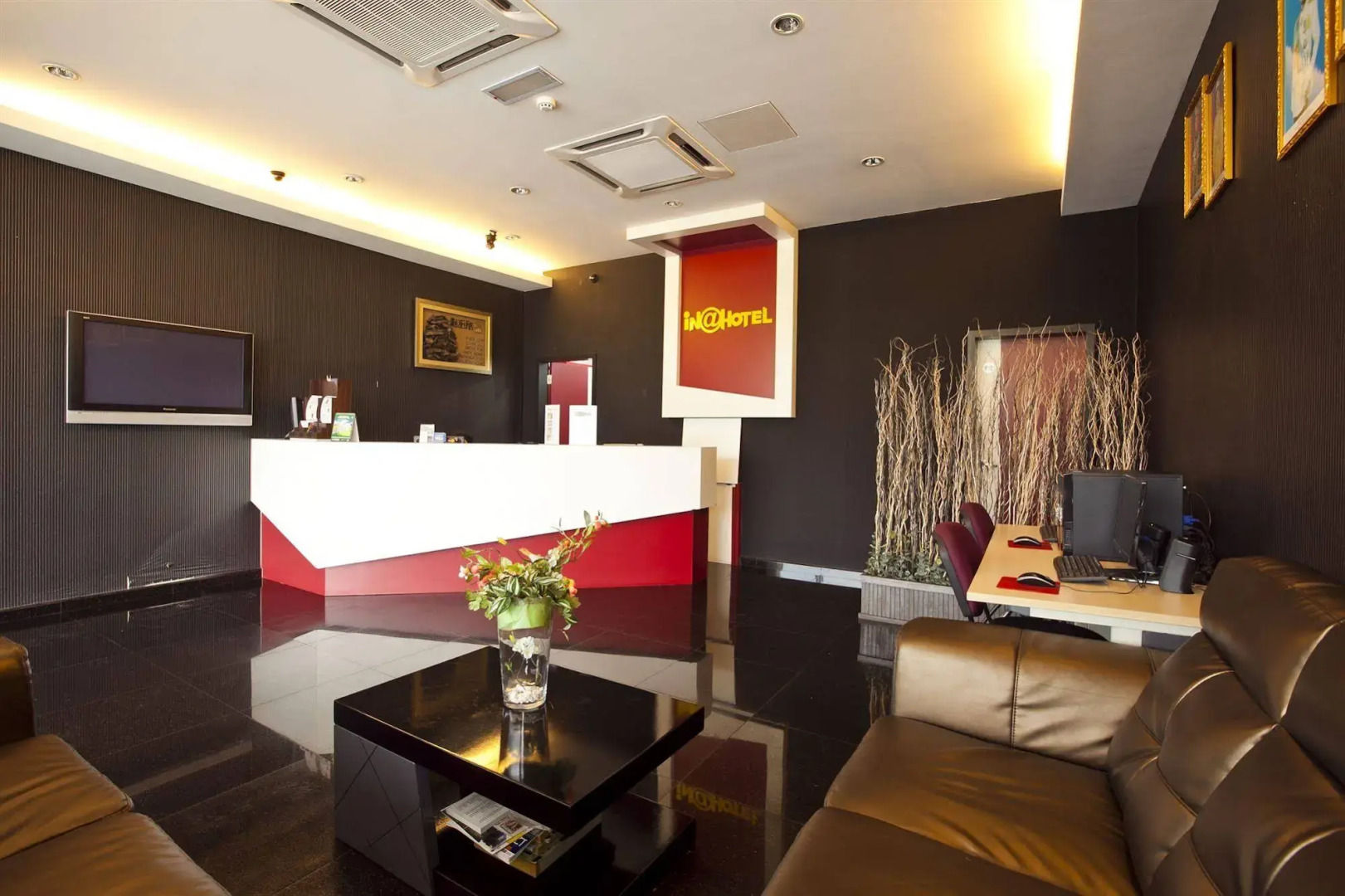 In@Hotel