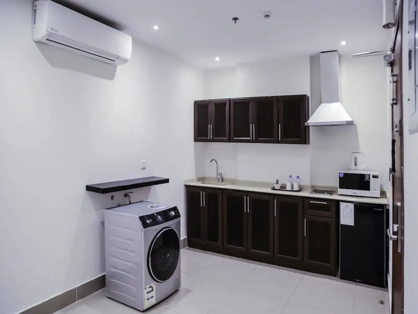 Capital O 145 Sendan Residence