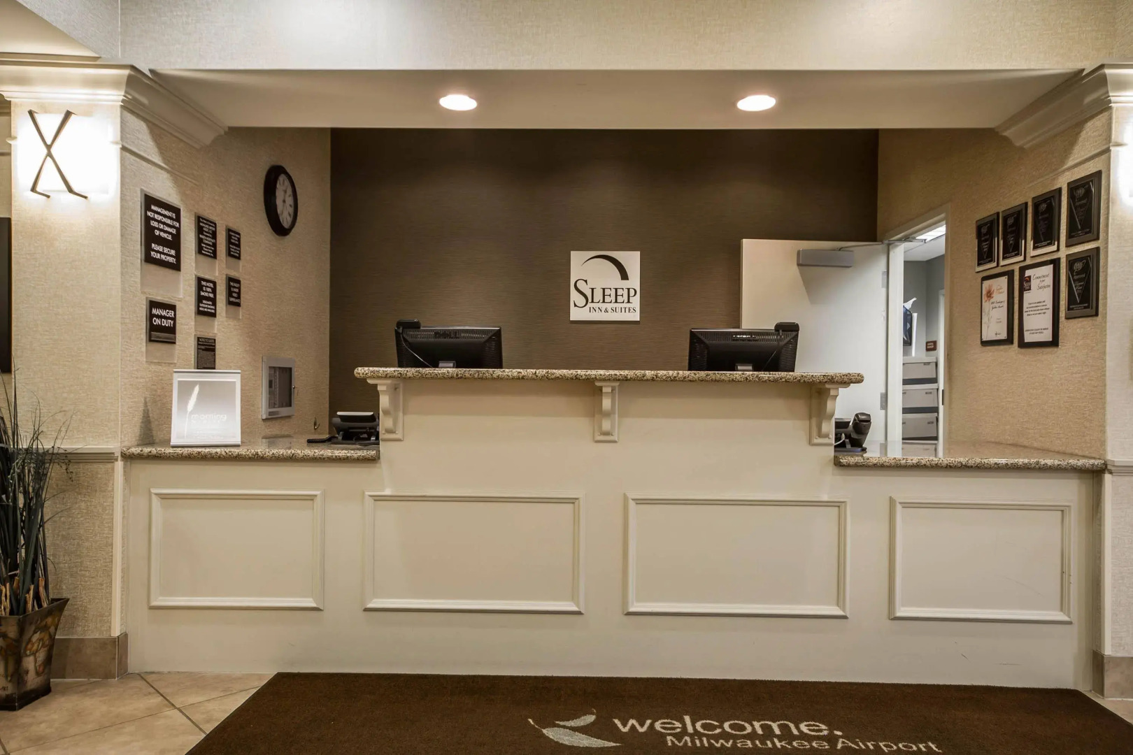 Sleep Inn & Suites Milwaukee Airport