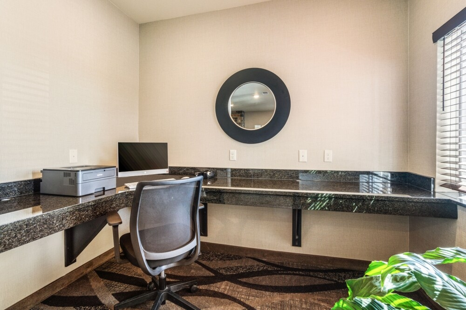 Cobblestone Hotel & Suites - Denmark/Green Bay