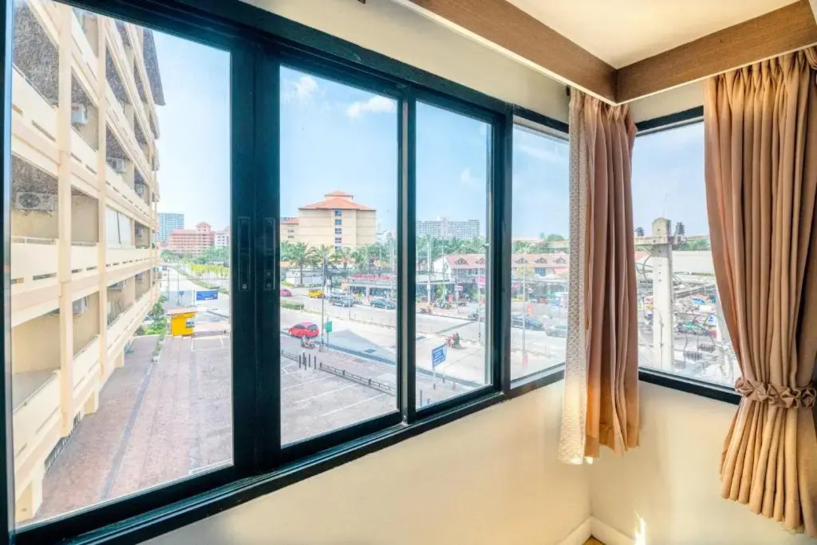 Jomtien Beach Hostel