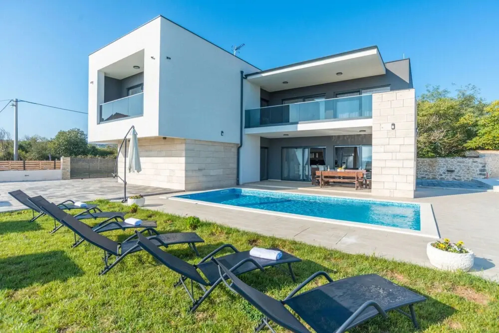 Villa F&A