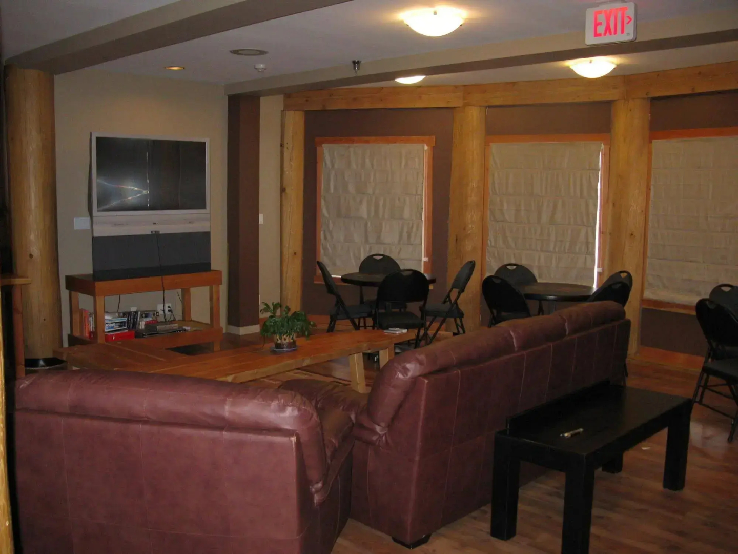 Basecamp Lodge Golden