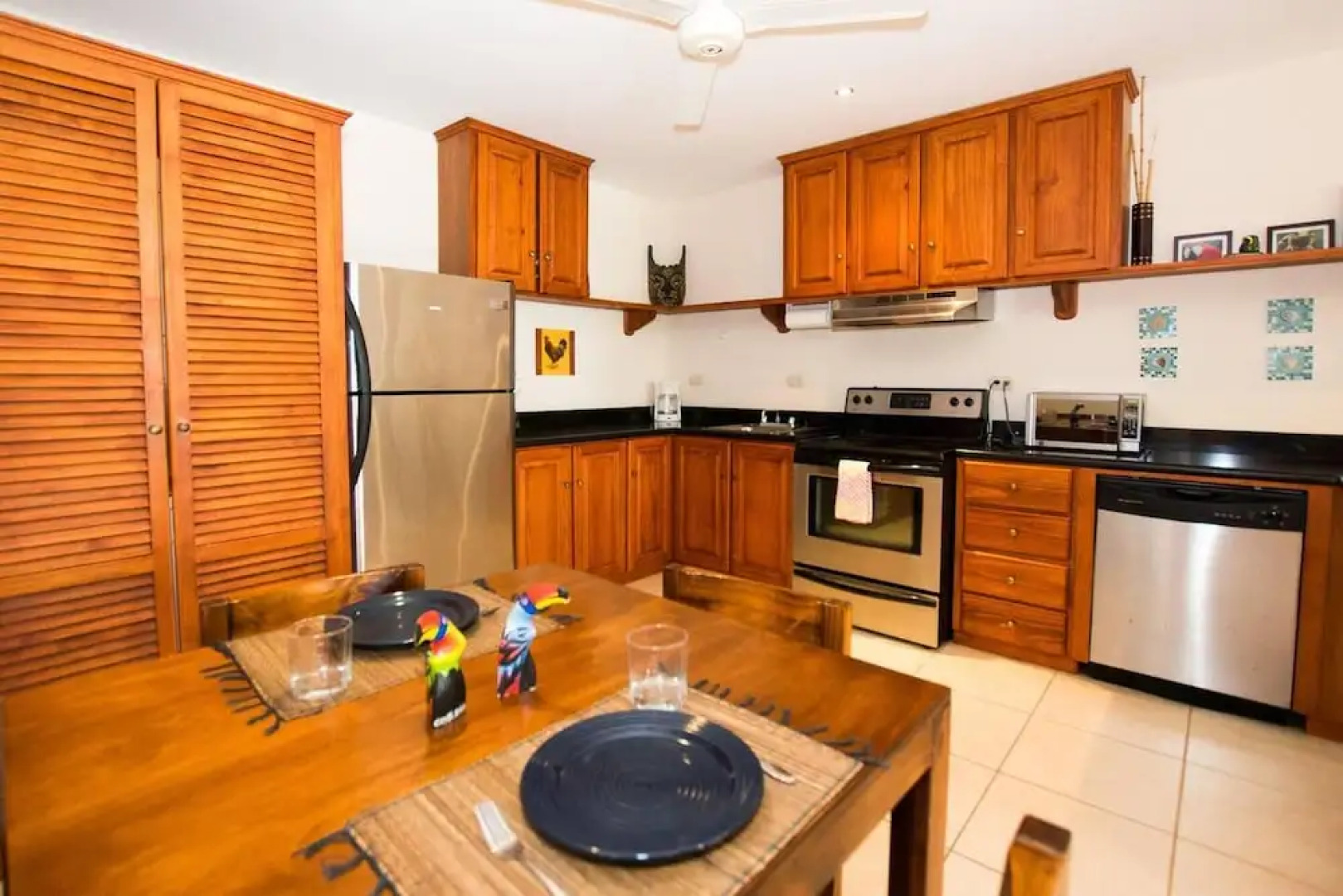 Charming unit that sleeps 4 - with pool - walking distance from Brasilito Beach