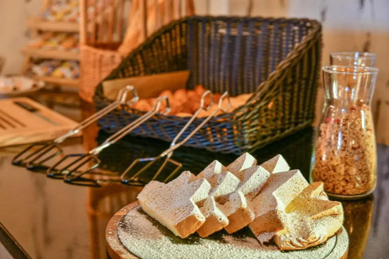 Neuchatel City Hotel