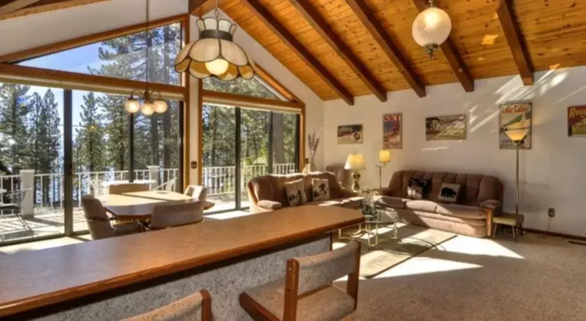 RedAwning Lakeshore Boulevard Grand Retreat