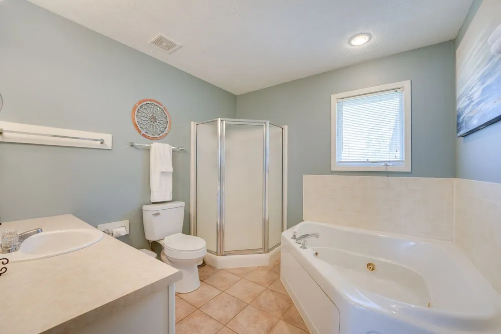 Reeds Spring Retreat w/ Lakeview Deck + Grill