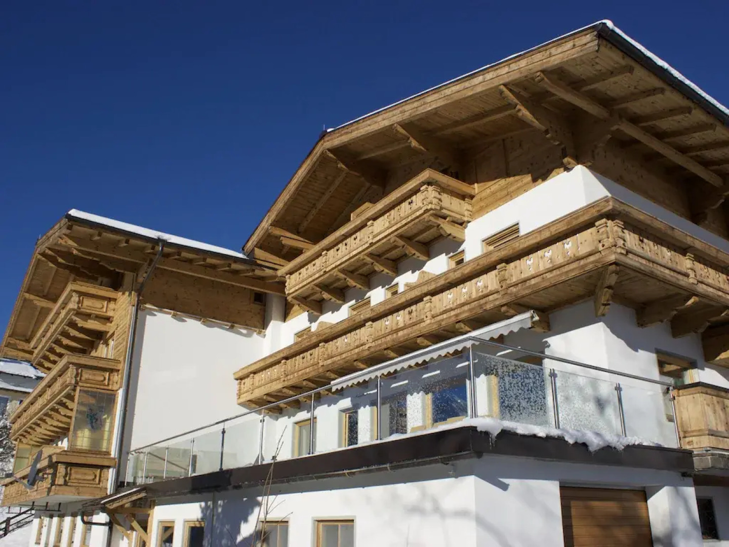 Large Luxury Chalet near Ski Area Zillerarena Königsleiten