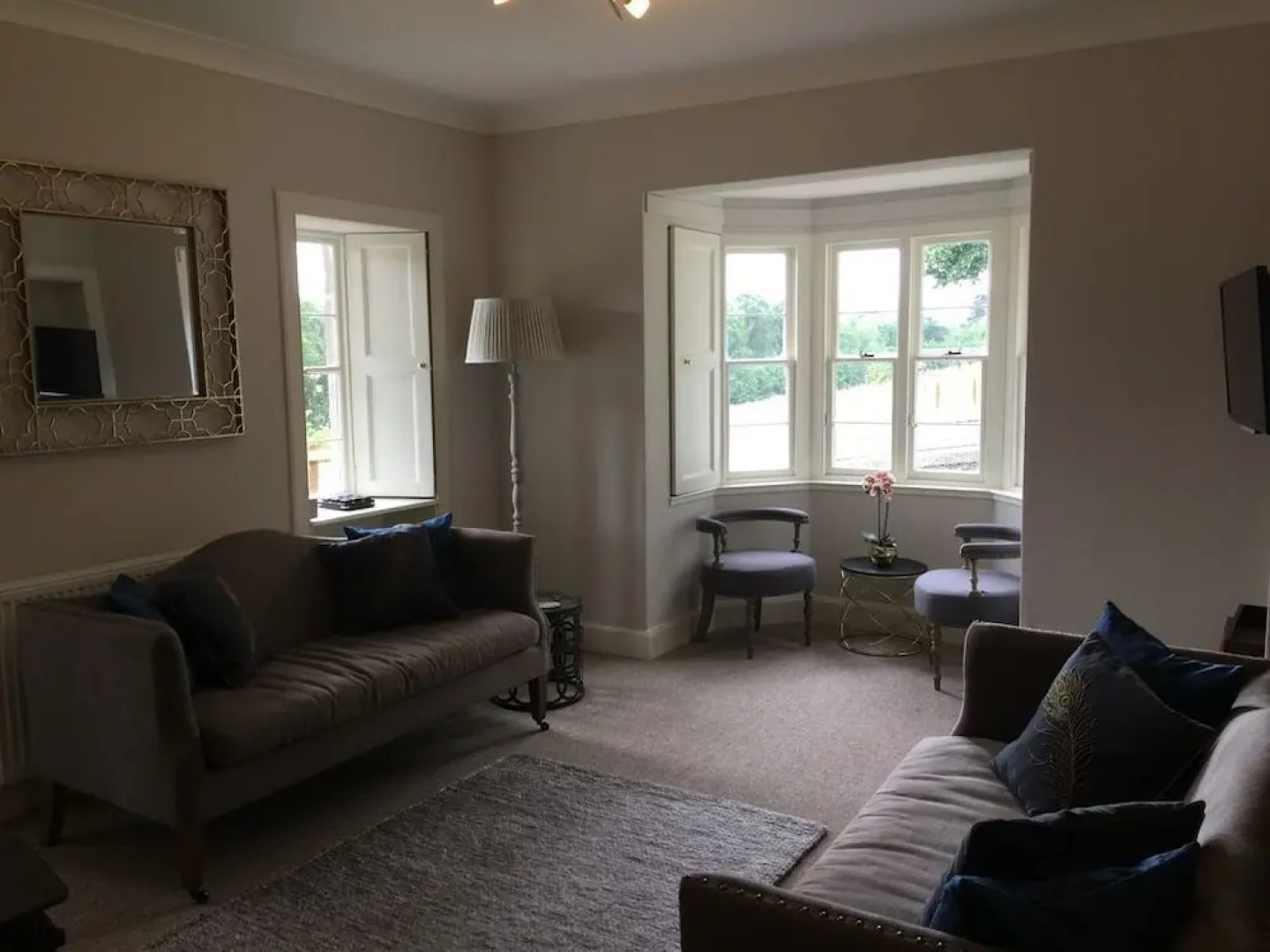 NEW Refurbished Cottage With hot tub