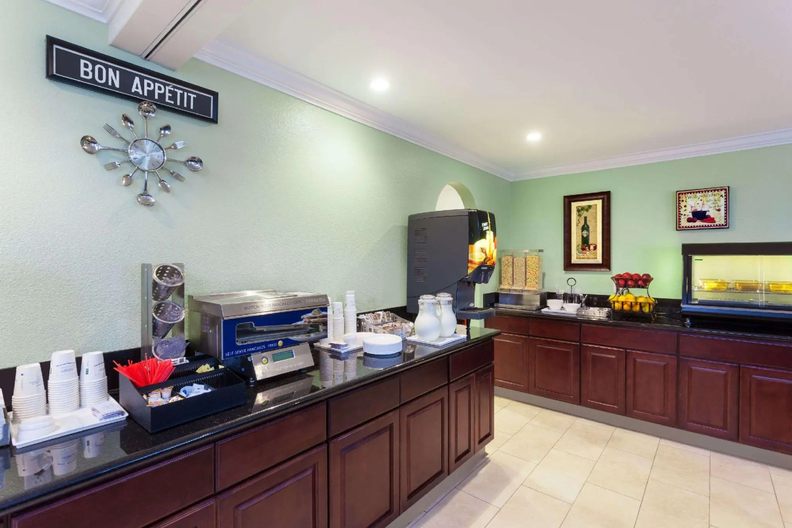 Travelodge Orange County Airport  Costa Mesa