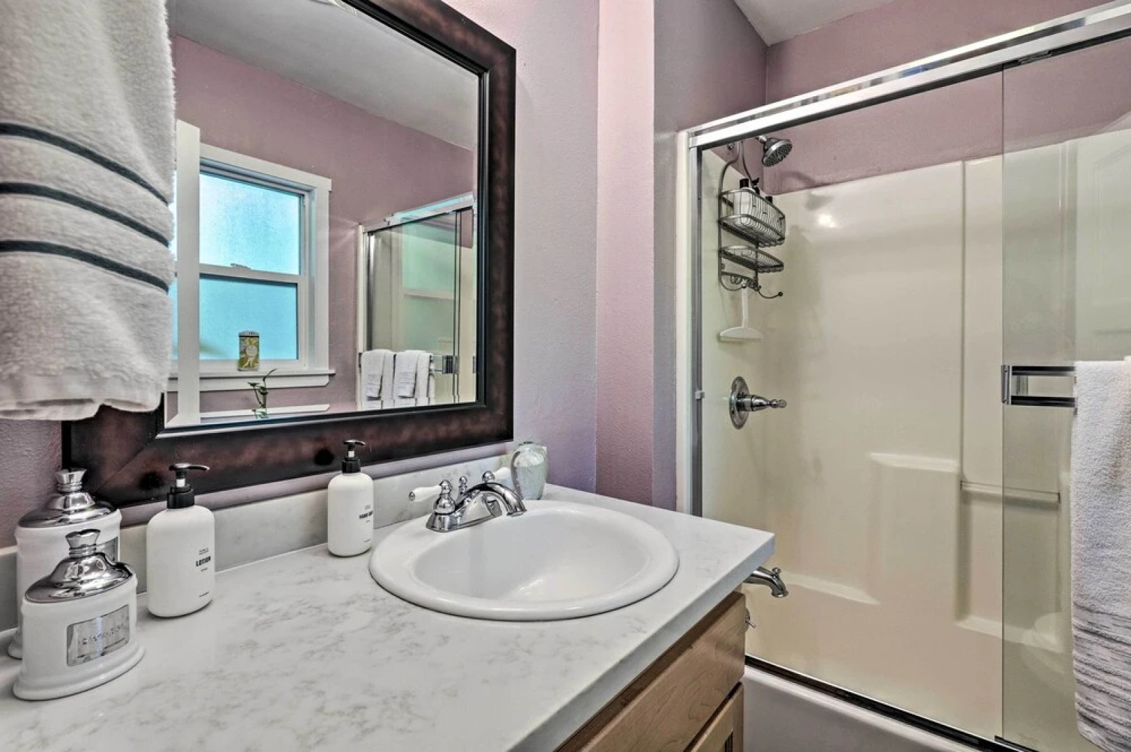 Redwoods Cabin w/ Hot Tub: Walk to Russian River!