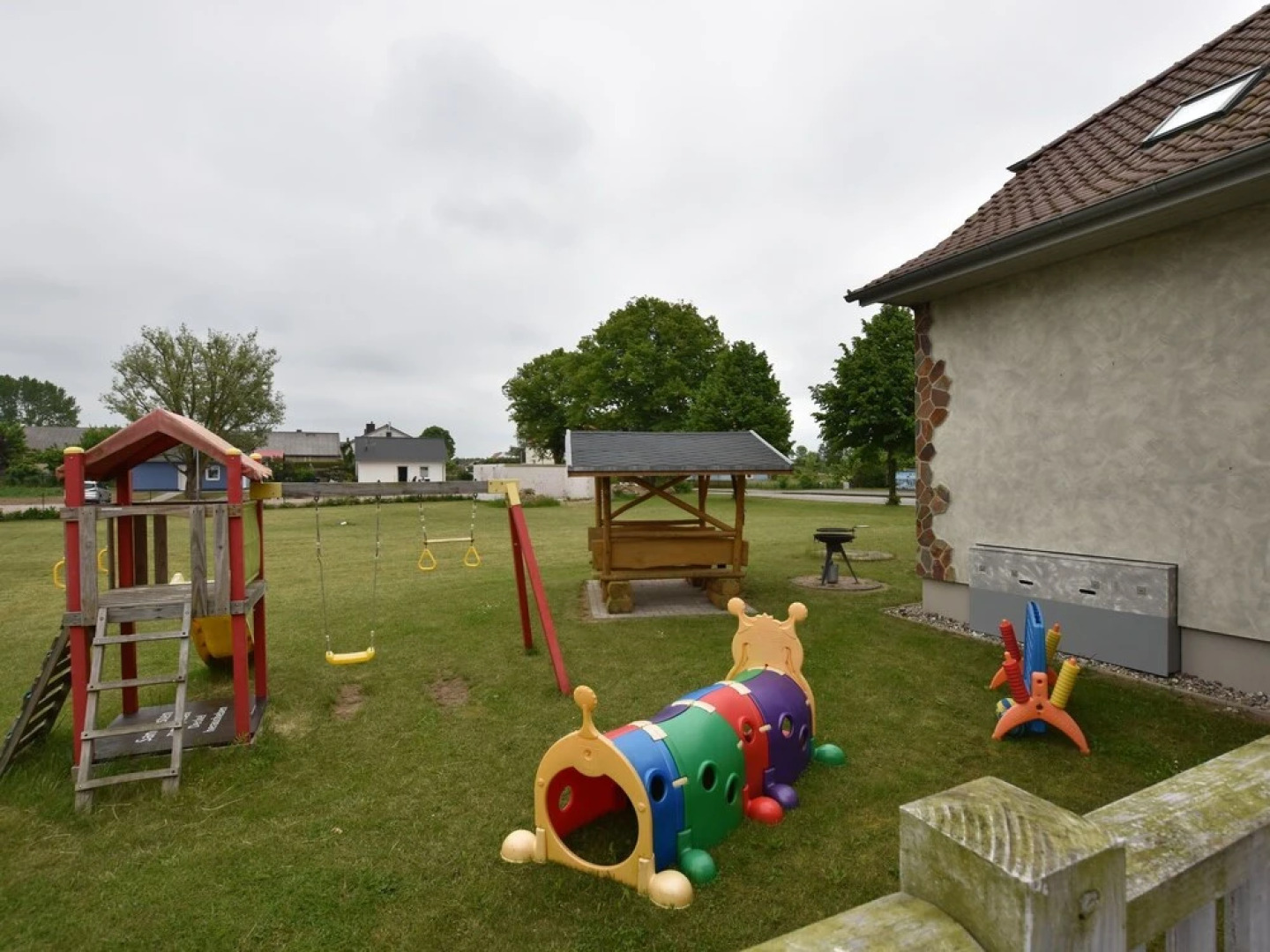 Luxurious Seaside Apartment in Pepelow