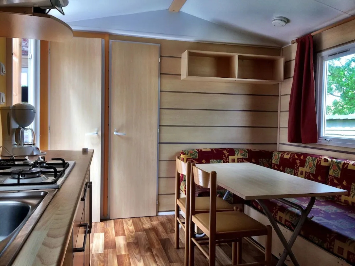 Comfy Chalet With Micro-wave, Near the Wadden Sea