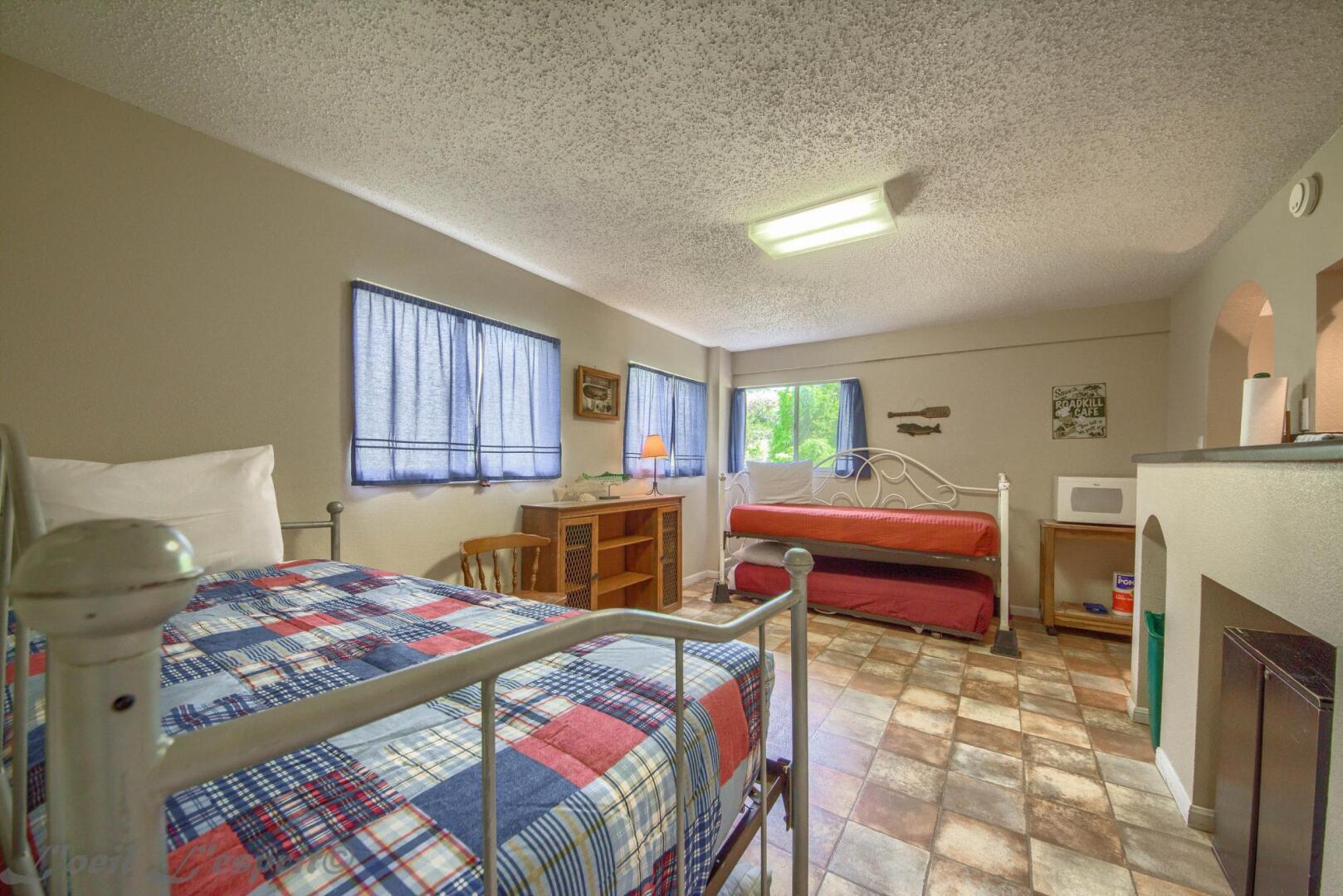 Red Barn Cabin Rr9122rb Home