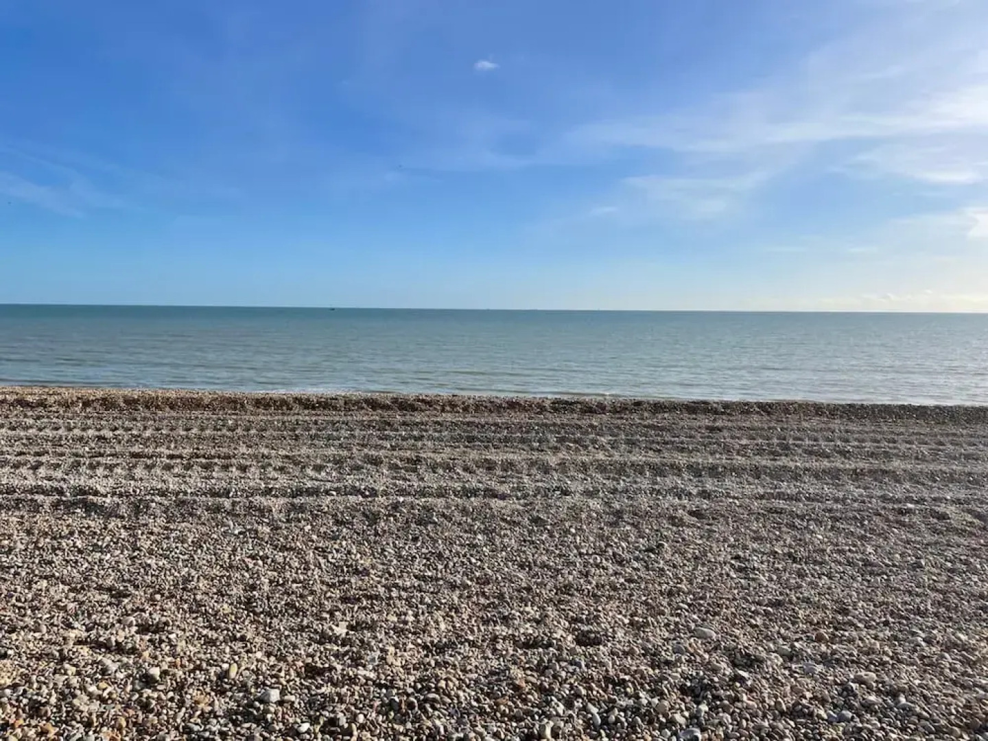 Contemporary Beachfront Bungalow With Direct Access to the Sea