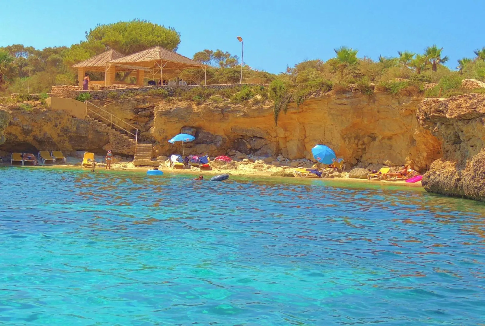 Comino Hotel and Bungalows