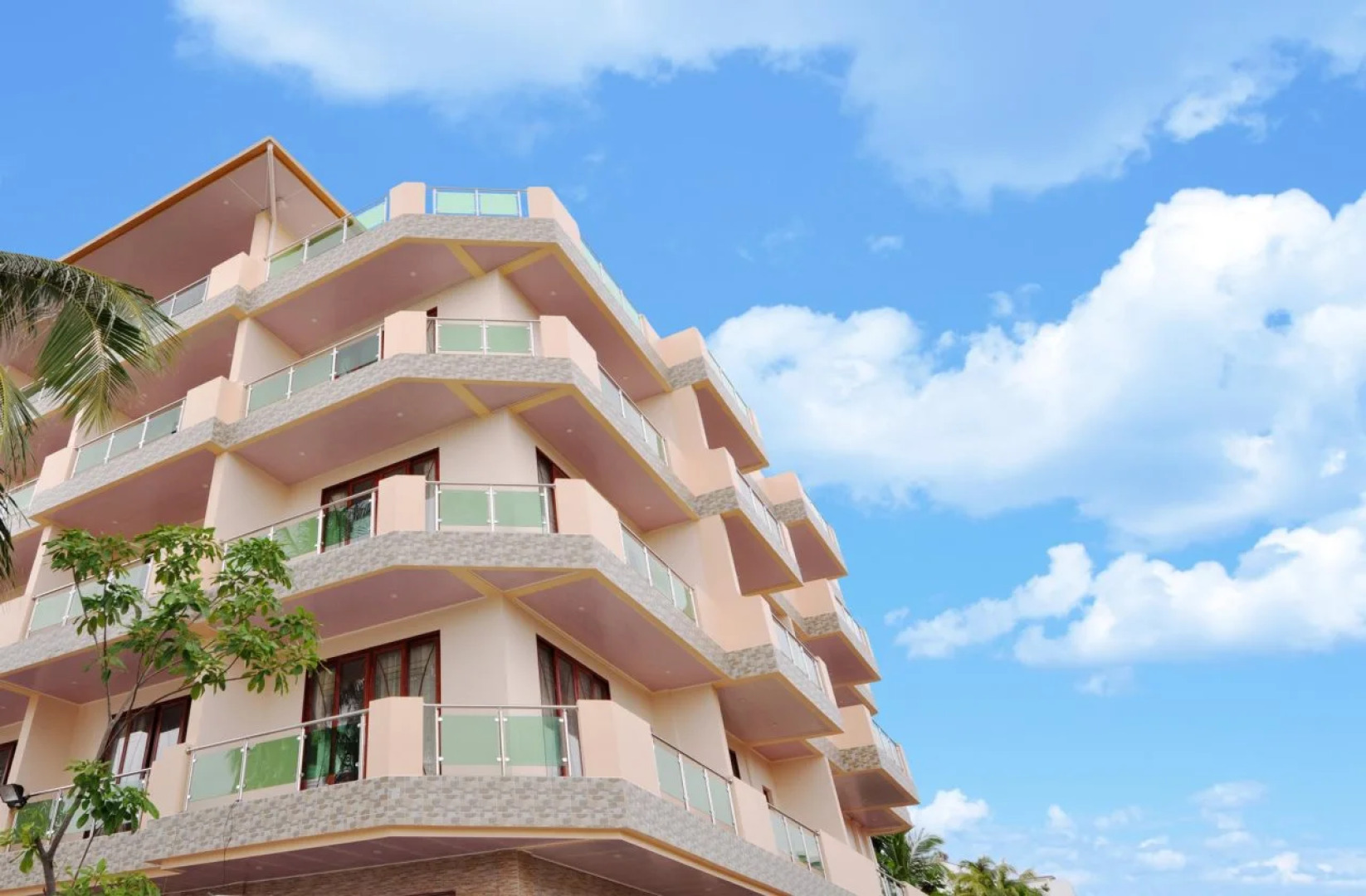 Отель Sunrise Beach and Spa