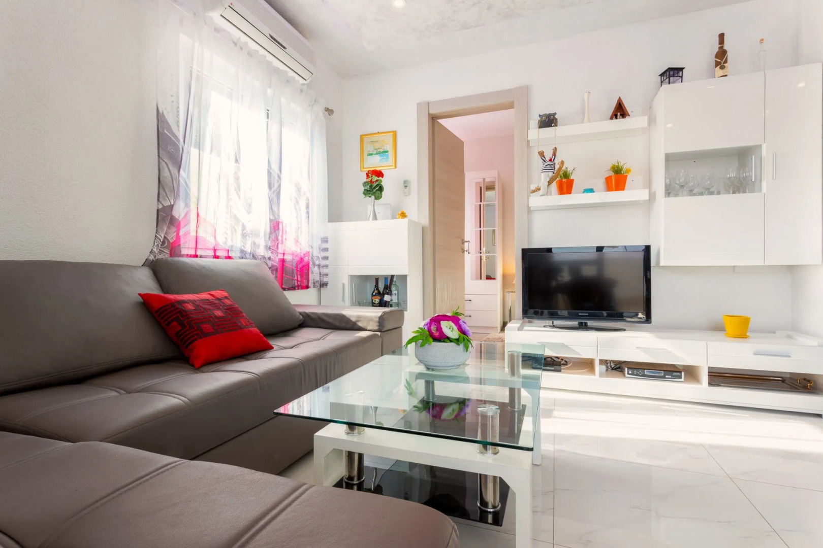 Holiday house Goldie - 30 m from beach: Sevid, Riviera Trogir