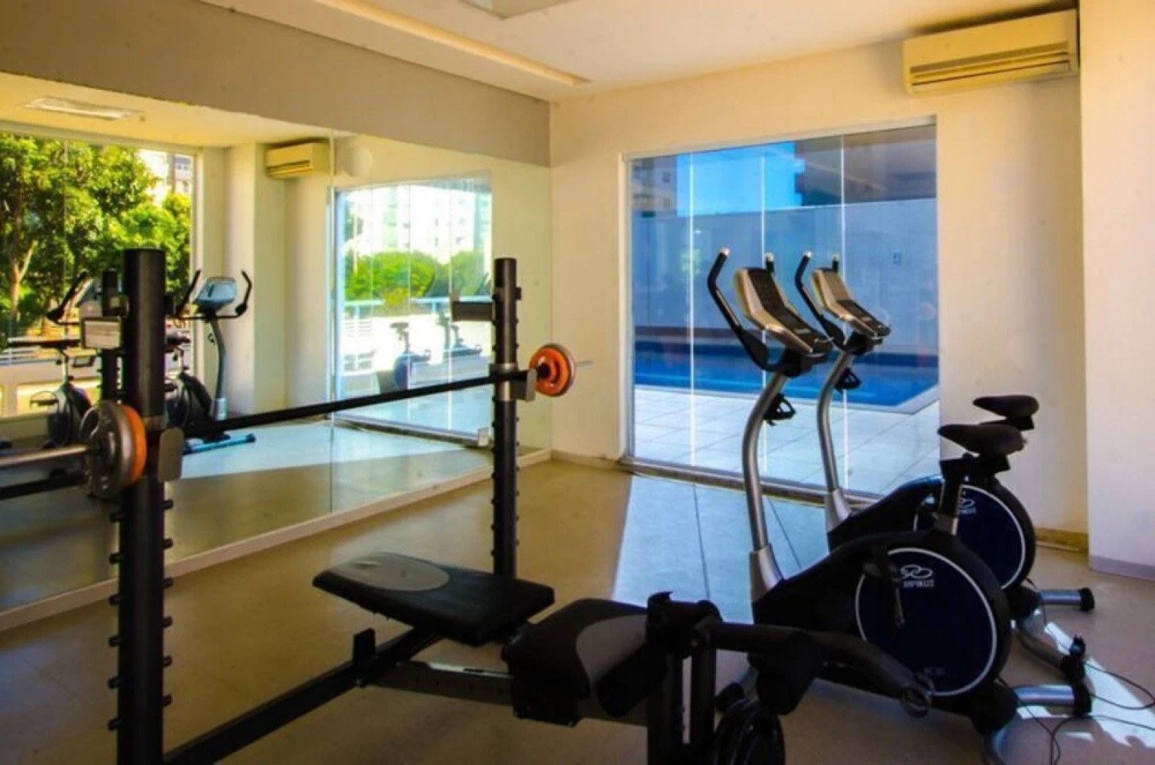 AV110 Completo e perto do metro