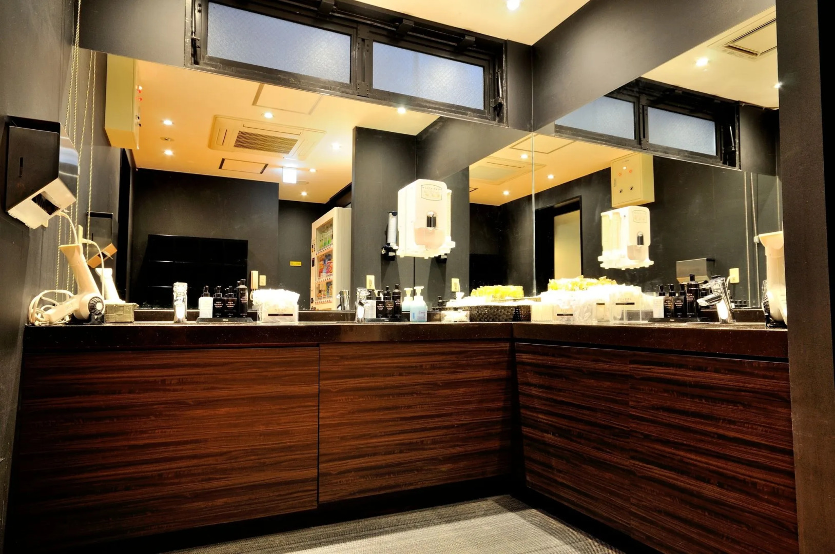 Spa & Capsule Hotel Grandpark Inn Kitasenju