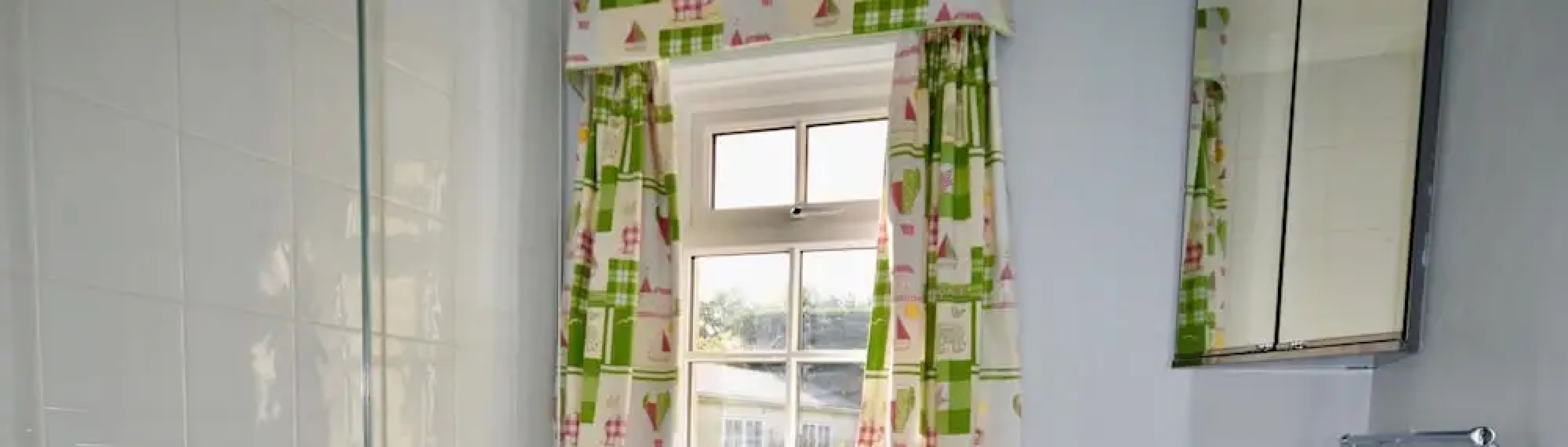 White Roses Coastal Holiday Home