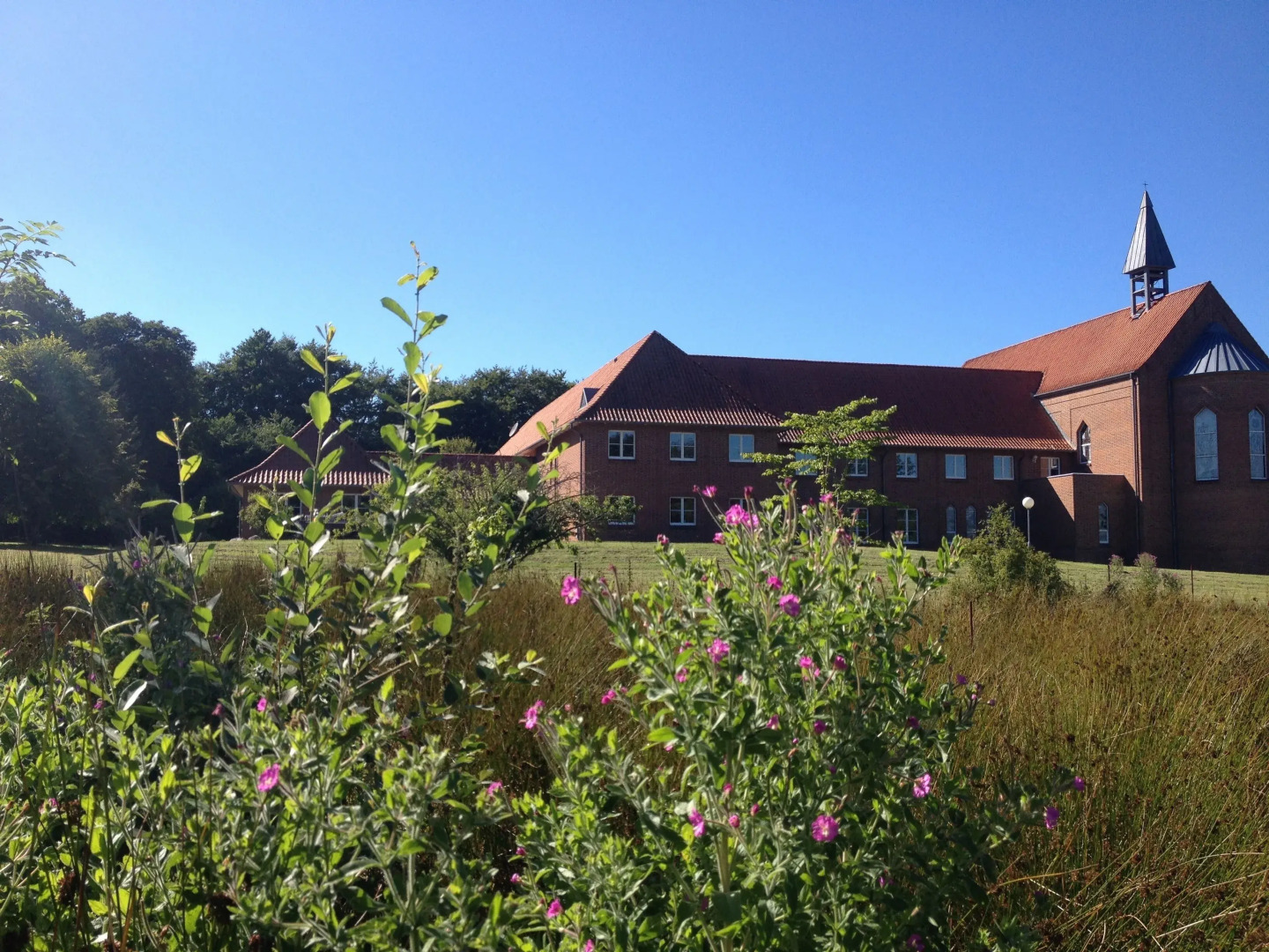 Sostrup Slot og Kloster