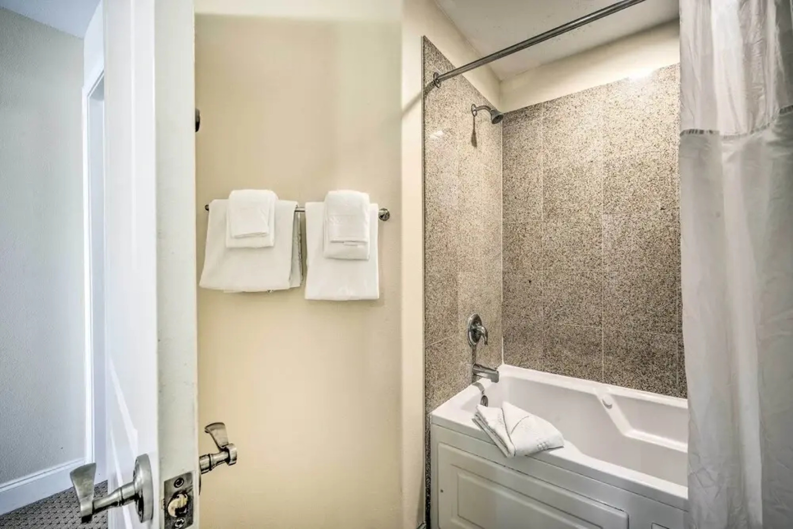 1 Mi to Disney: Condo w/ Water-view Balcony!