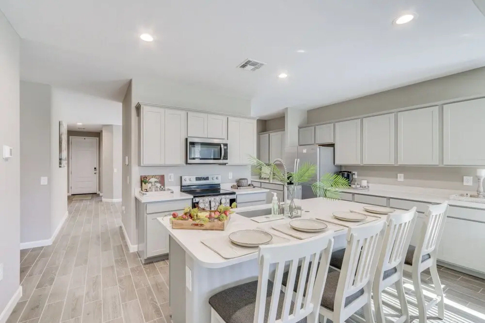 Maricopa Home w/ Yard - 1 Mi to Harrahs Casino!