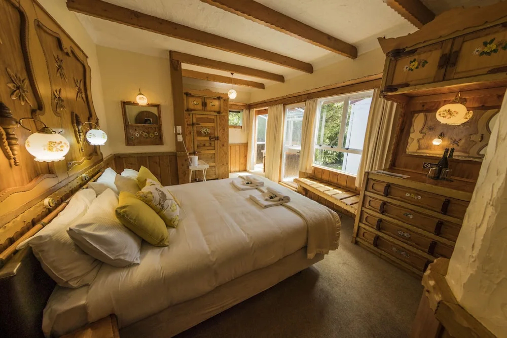 Dawson Falls Mountain Lodge