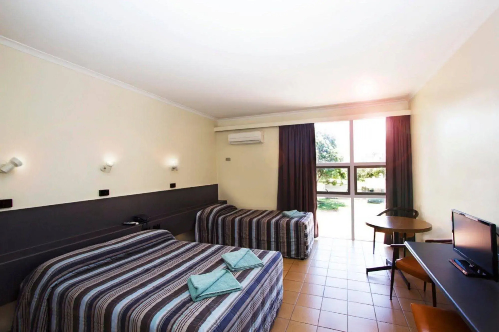 Albatross Bay Resort