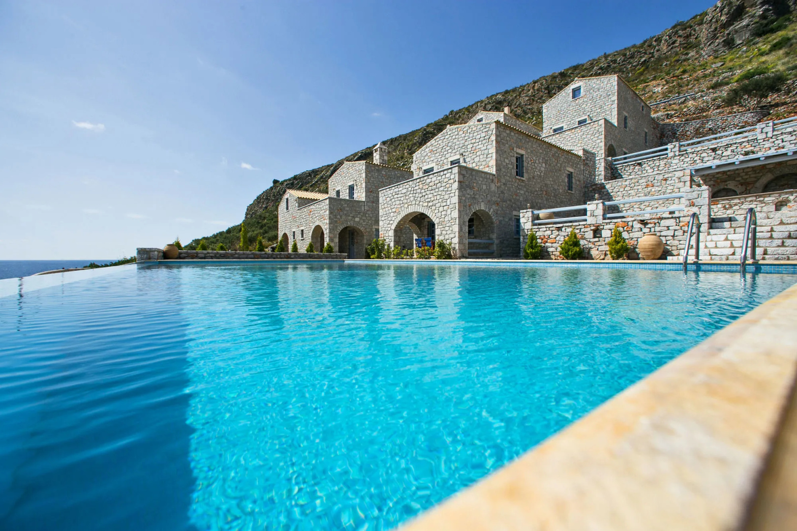 En Plo Luxury Suites