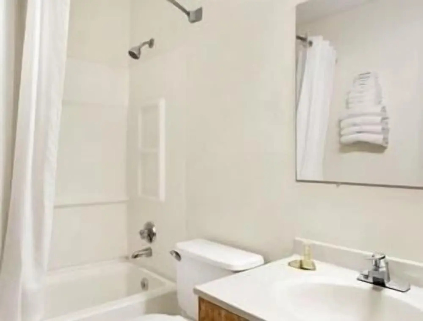 Super 8 Twinsburg/Cleveland Area