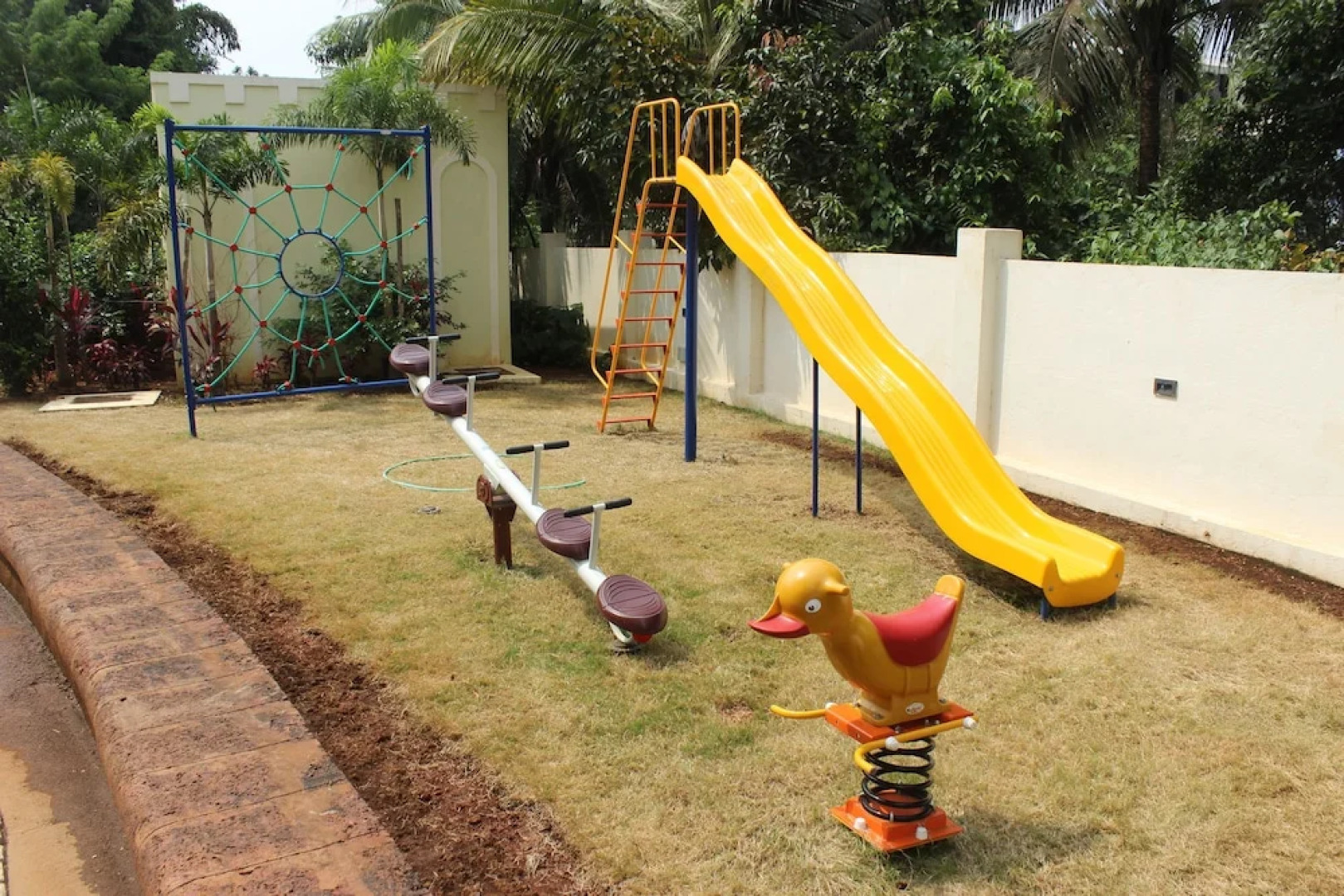 OYO 9714 Home Pool View 1 BHK Siolim