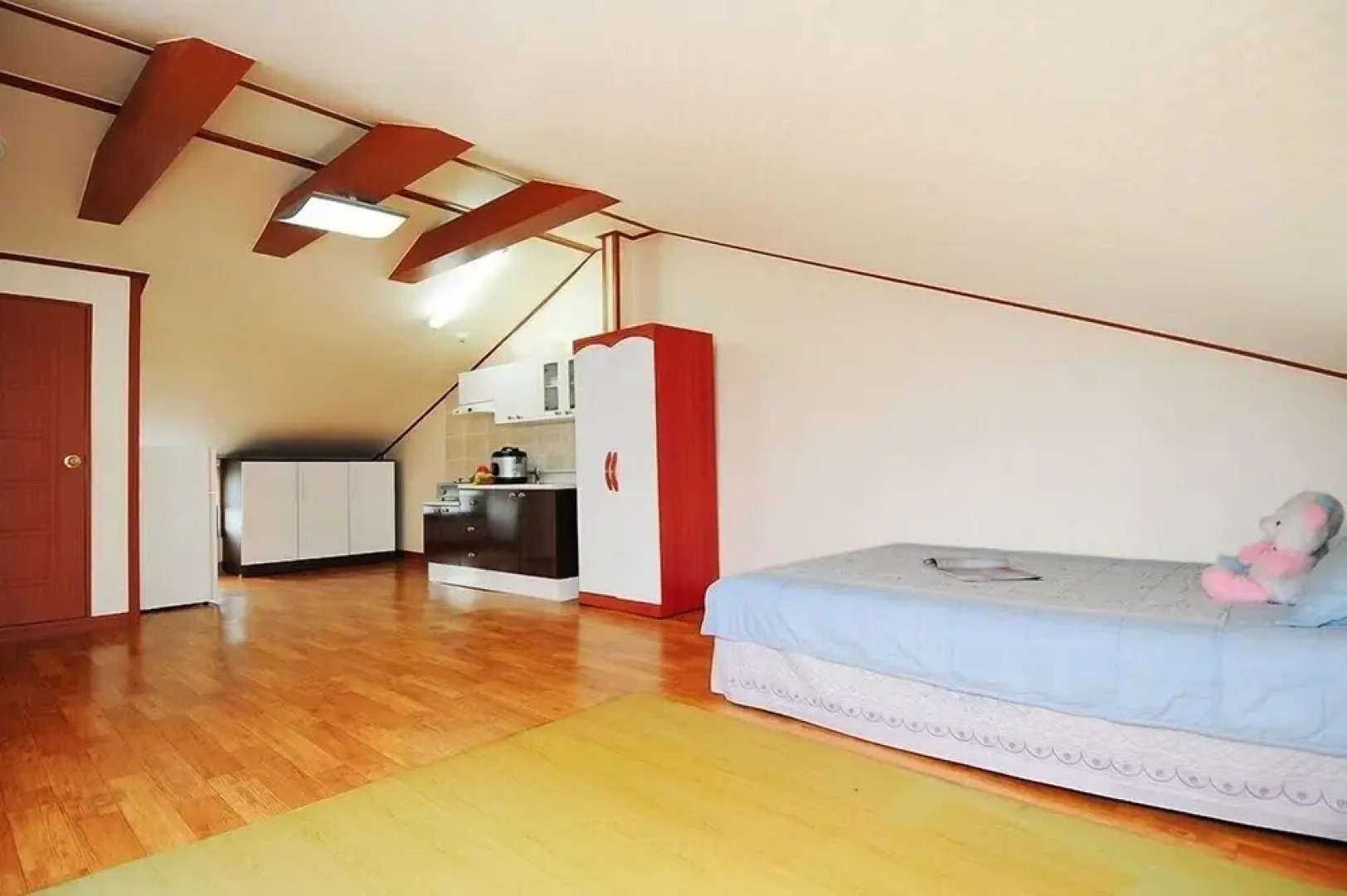 Songnisan Mountain White