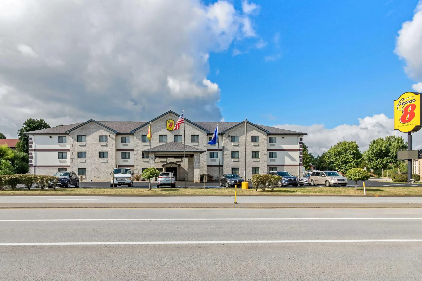 Super 8 by Wyndham Uniontown PA
