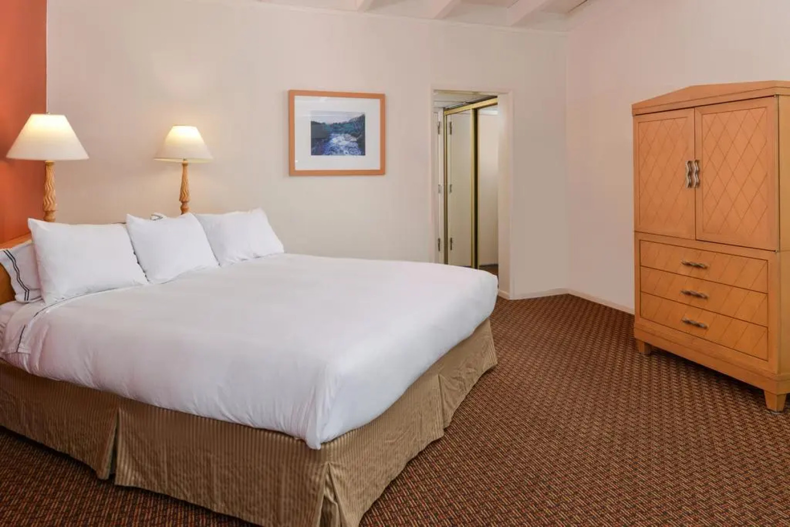 Red Lion Hotel Woodlake Conference Center