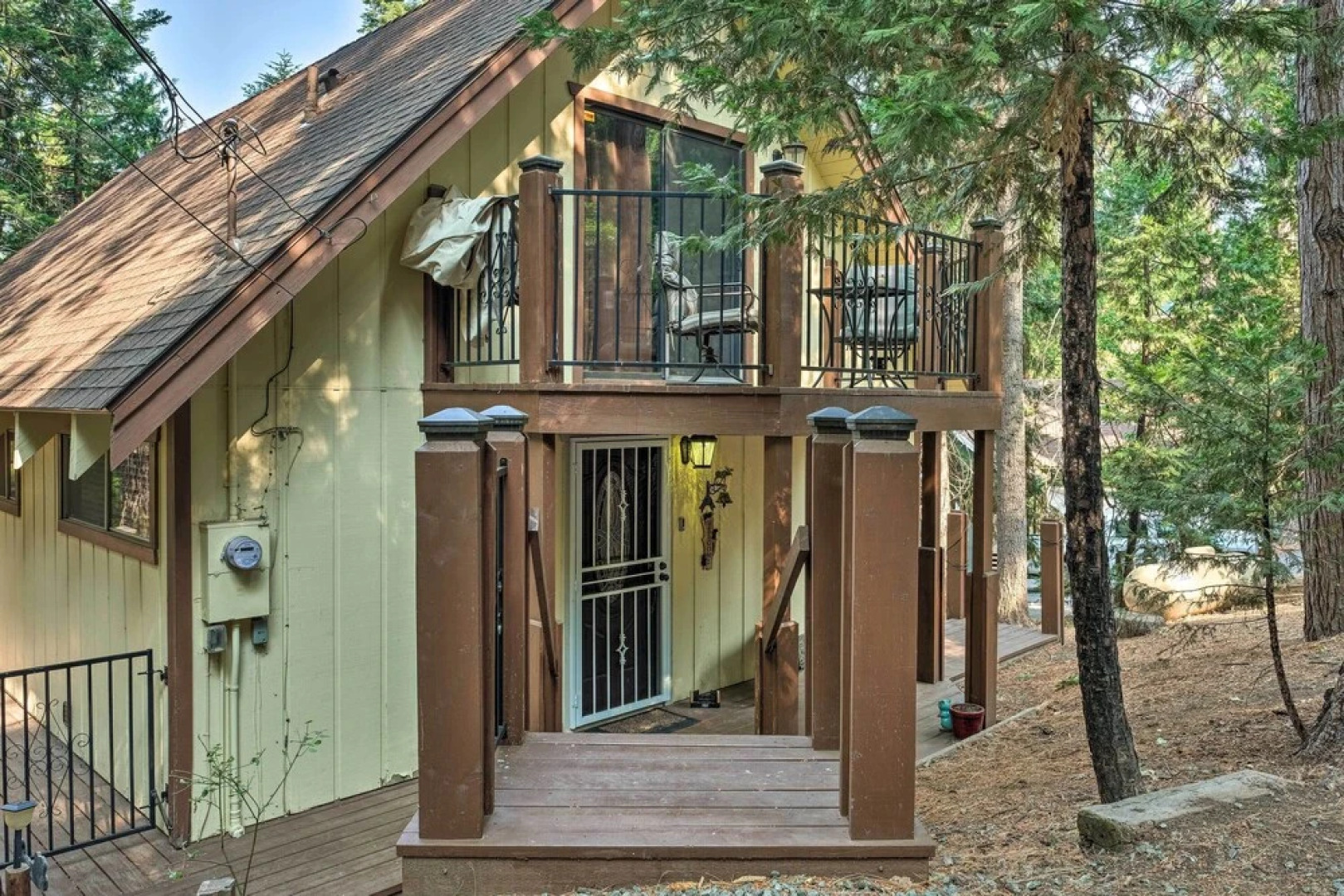 Twain Harte Mountain Cabin w/ Deck - 3 Mi to Dtwn