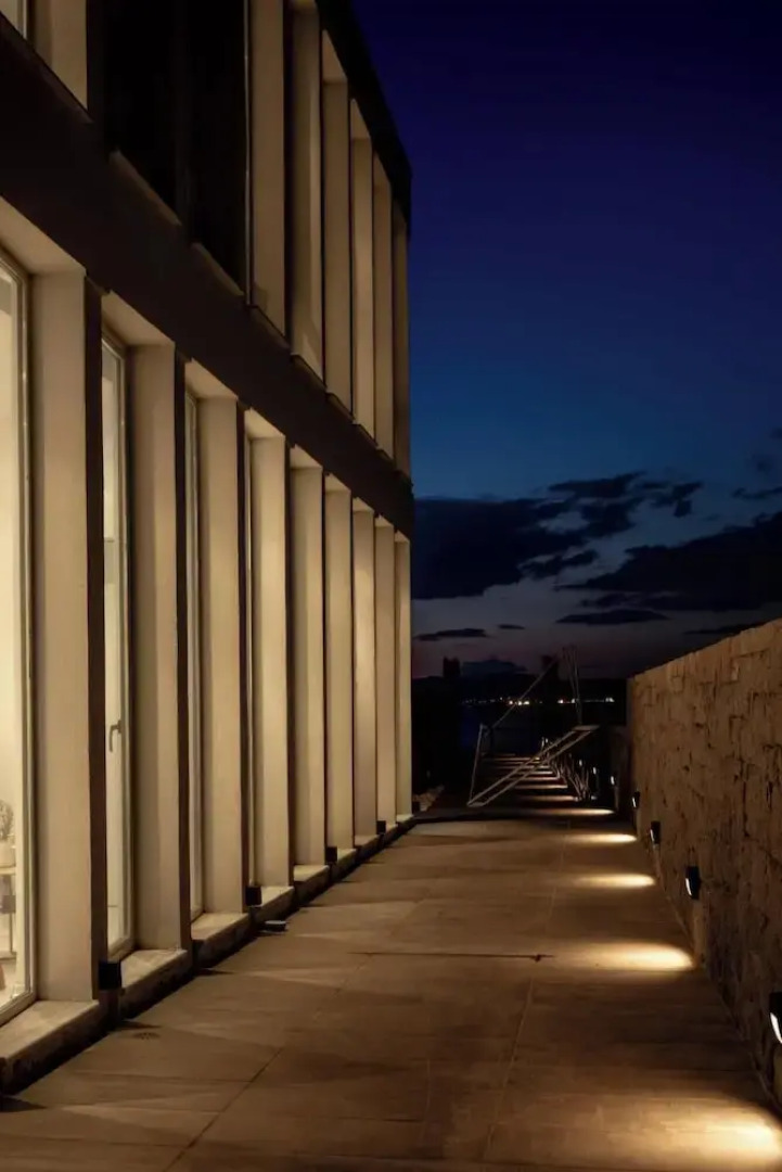 Horizon Luxury Seafront Villa