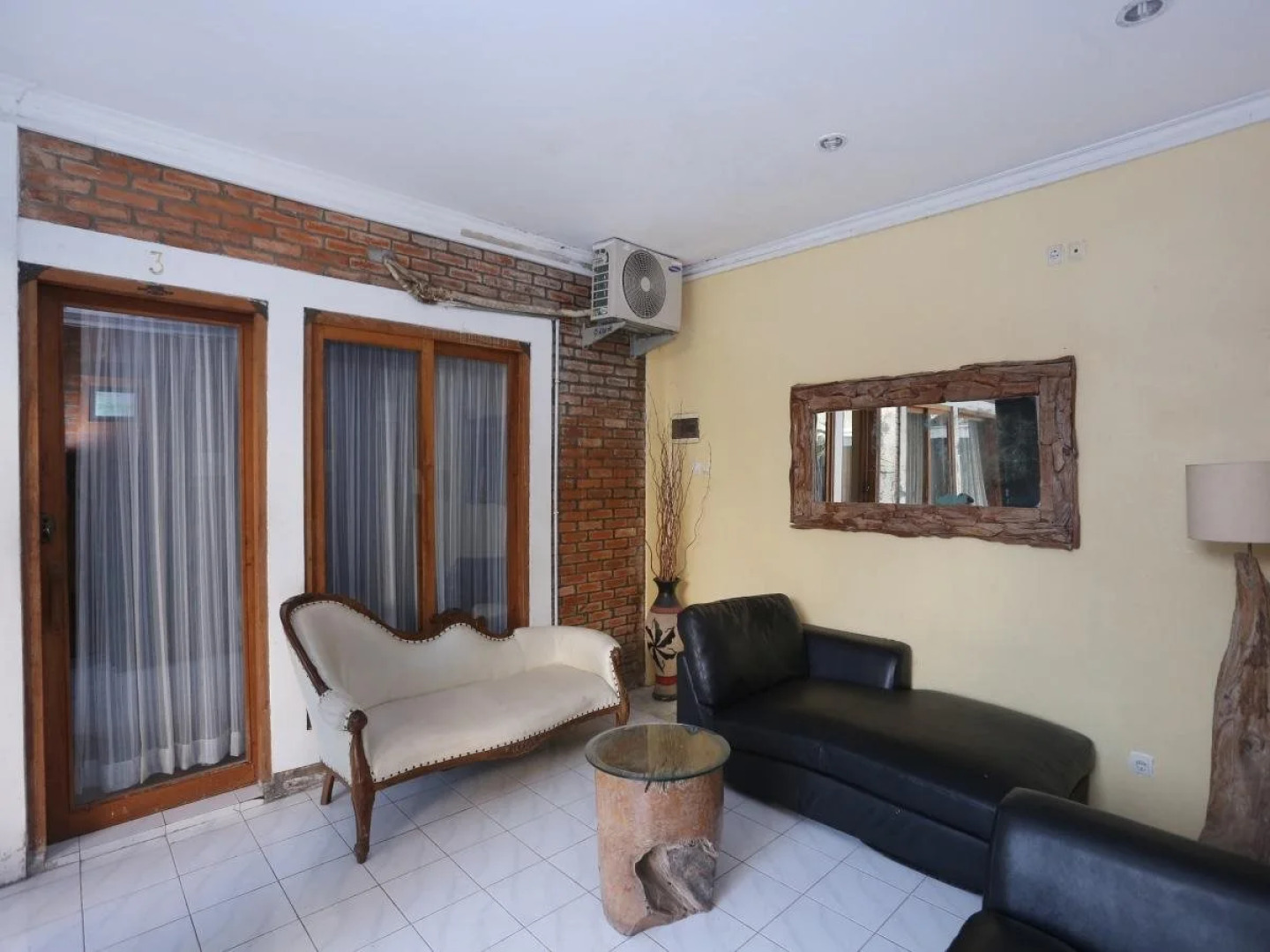 Oyo 426 Hotel Gading Resto