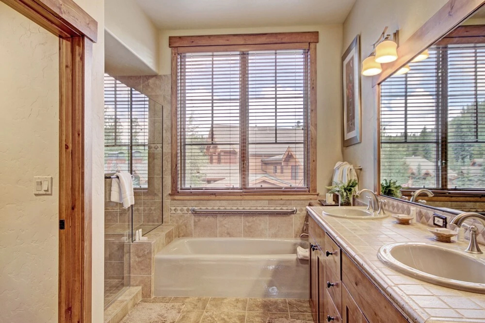 2br 2ba Winter  Walk To Historic Downtown + Gondola 2 Bedroom Townhouse by RedAwning