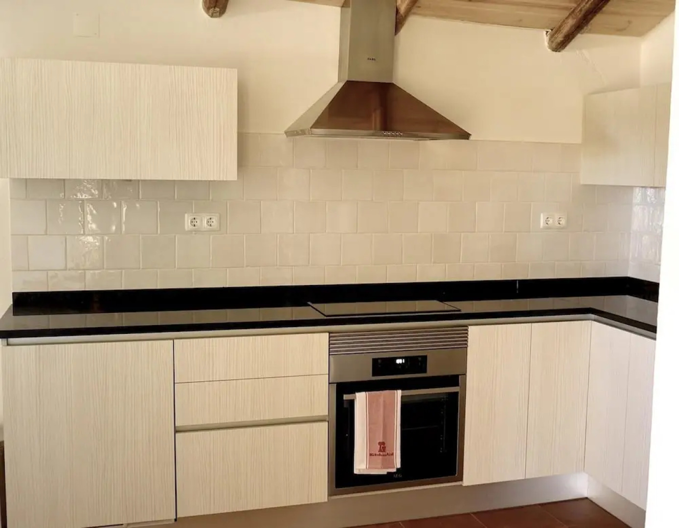 Casa Amarela by Portucasa