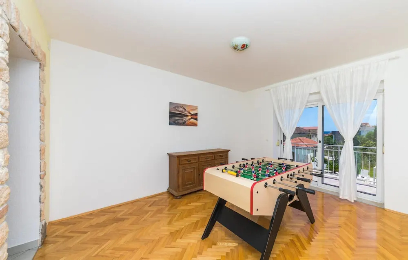 Beautiful Home in Kastel Luksic With Sauna, Wifi and 7 Bedrooms