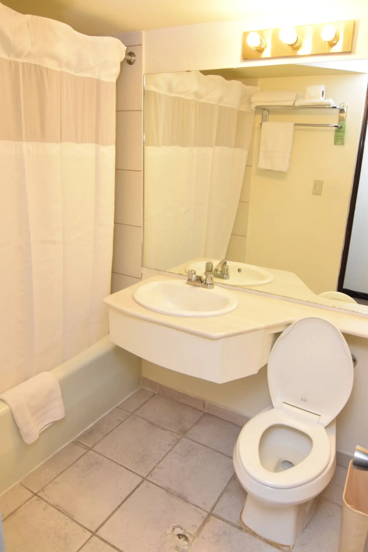 Plaza Hotel and Suites