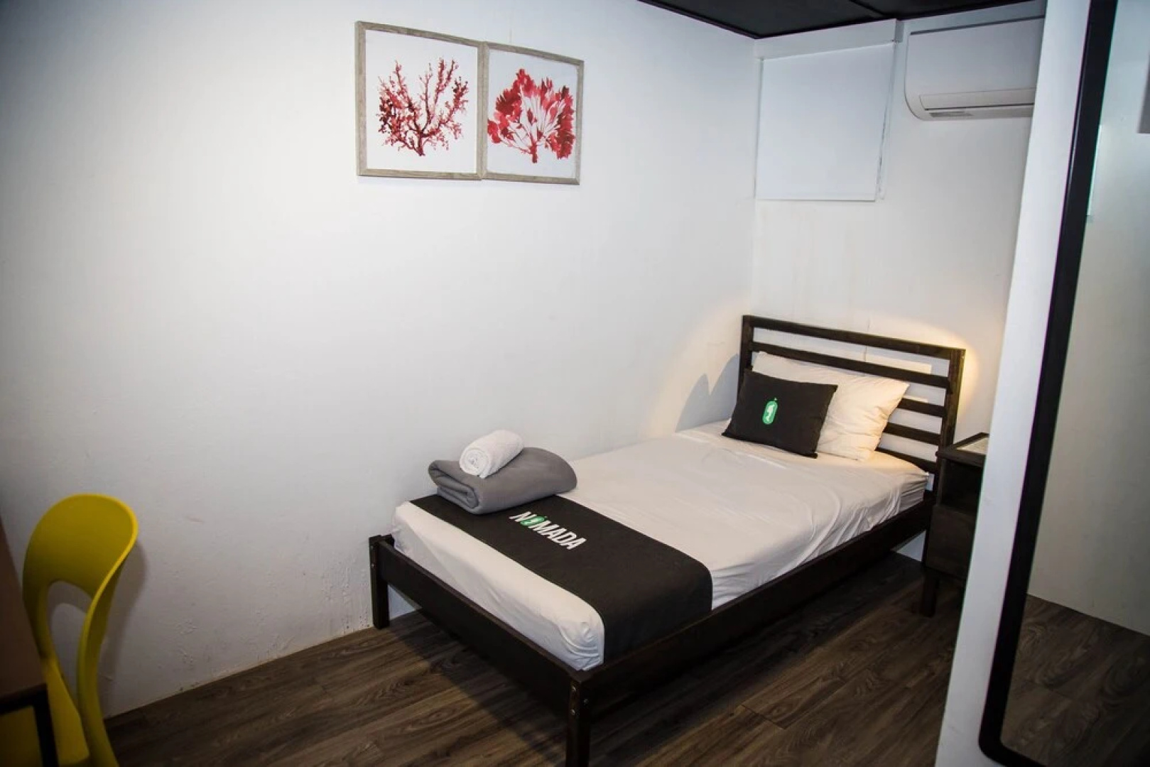 Nomada Urban Beach Hostel - Adults Only