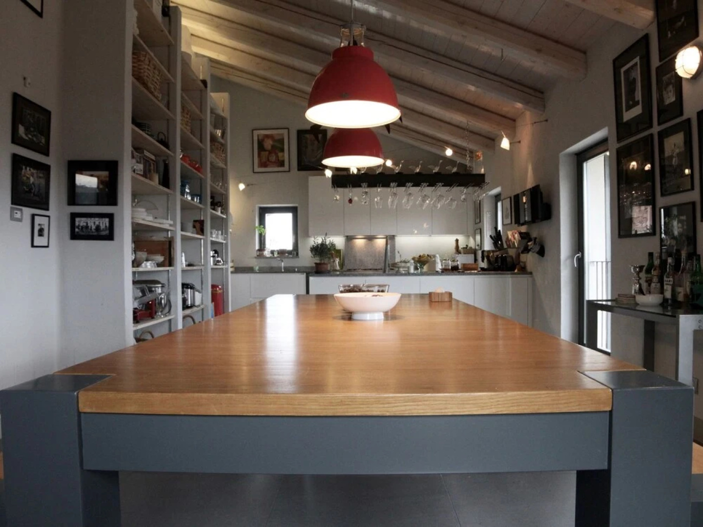 Detached Villa With Swimming Pool, in the Green Hills and Vineyards