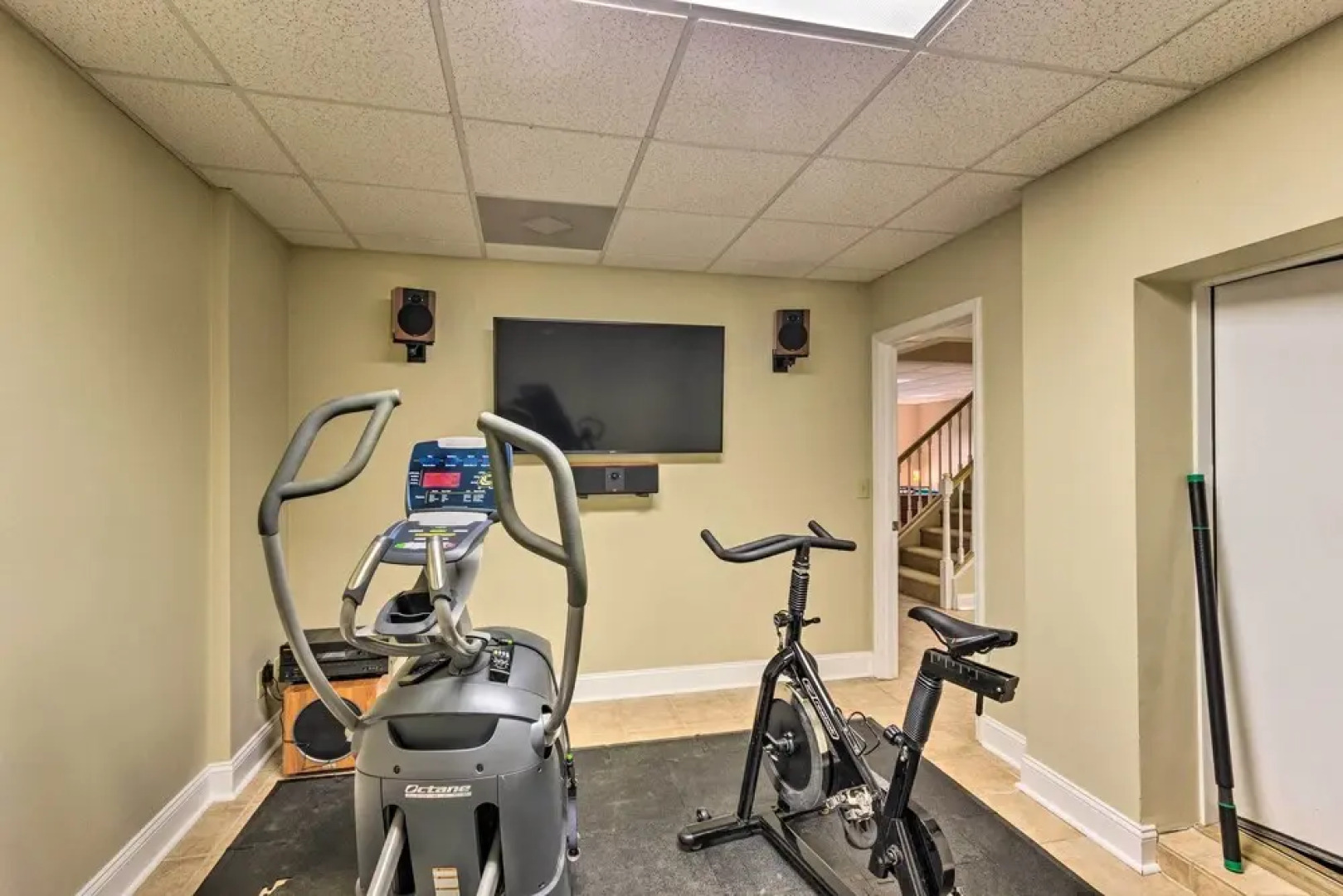 Spacious Elk Mountain Sanctuary w/ Deck & Views!