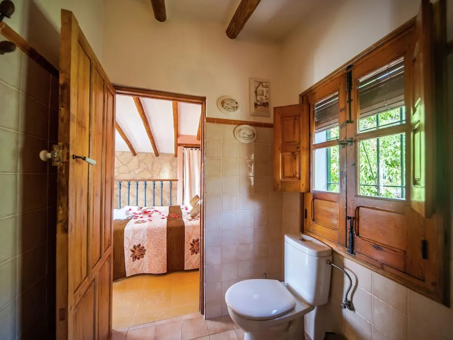 Comfortable Mansion in Rute with Hot Tub