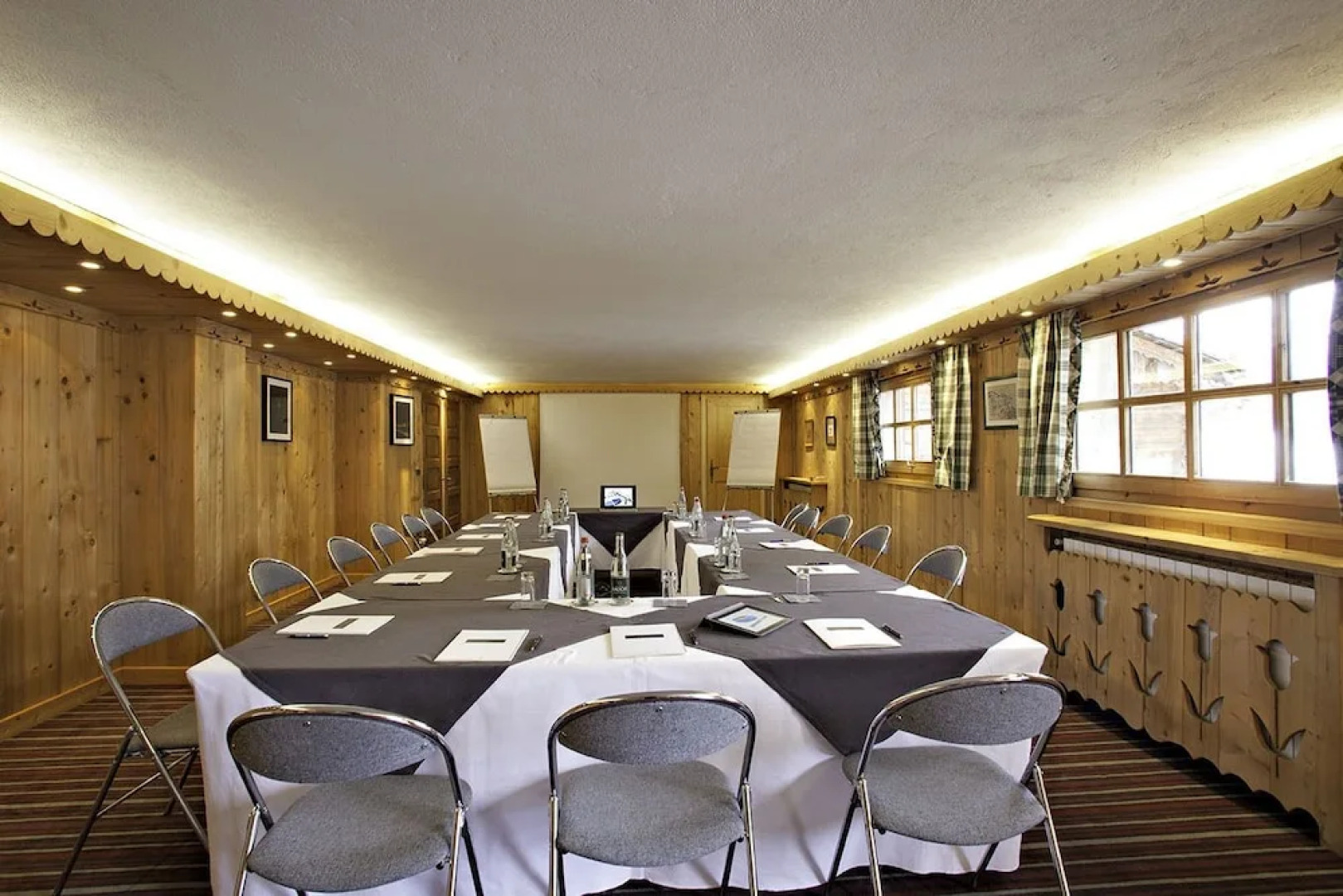 Hôtel Les Roches Fleuries